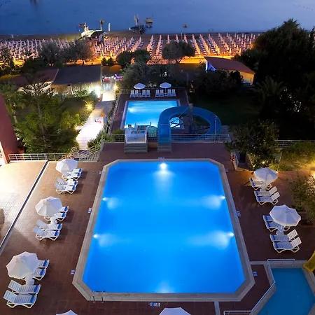Armas Bella Luna Отель 4*